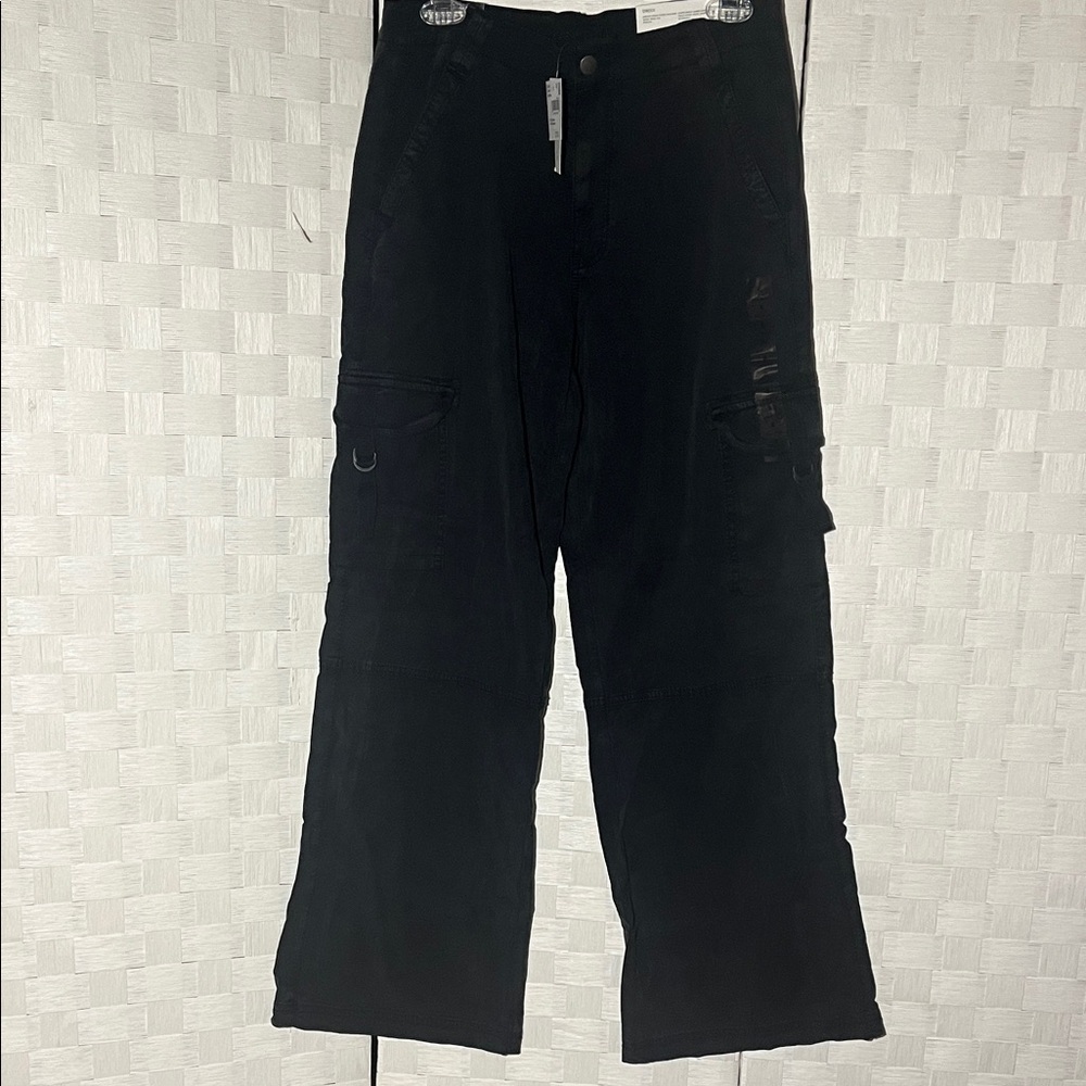 American Eagle Outfitters Women's Black Cargo Pants